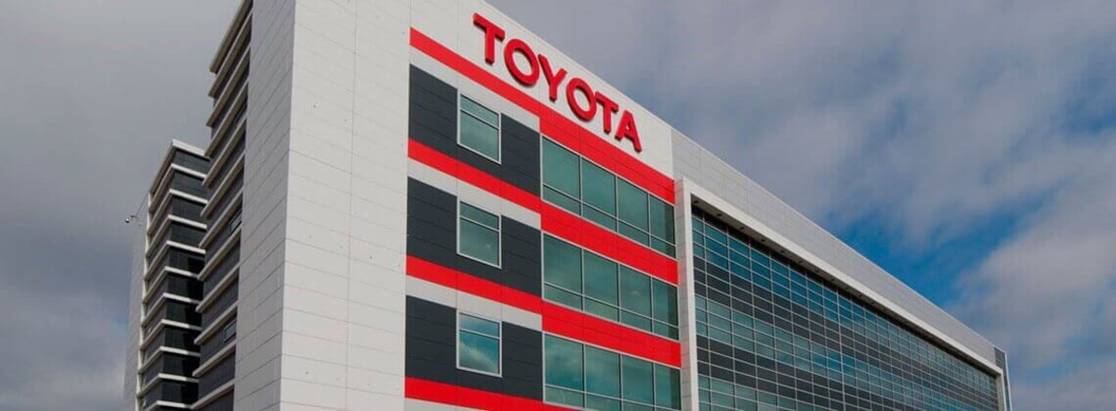 Изображение на странице 5&nbsp;апреля начинаются продажи обновленной Toyota&nbsp;Camry Тойота Центр Архангельск
